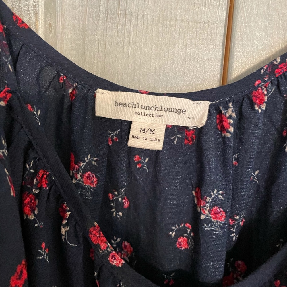 BeachLunchLounge cold shoulder top